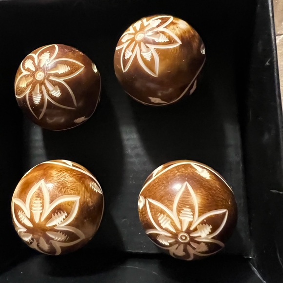 Drawer pulls 8 total - Picture 2 of 3